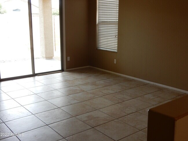 Building Photo - 40754 W Sanders Way