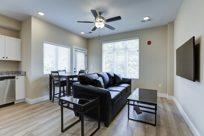 Interior Photo - 305 W Clark St