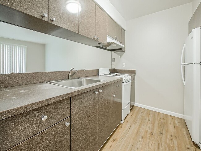 Foto del edificio - 1490 Nancywood Dr