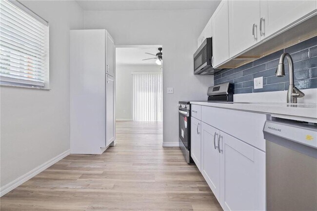 Building Photo - 7139 Adare Dr