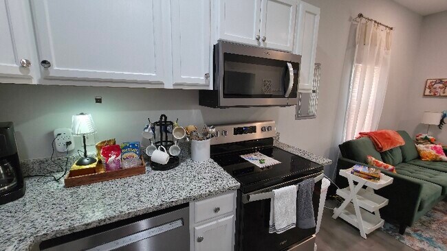 Building Photo - 309 S John St