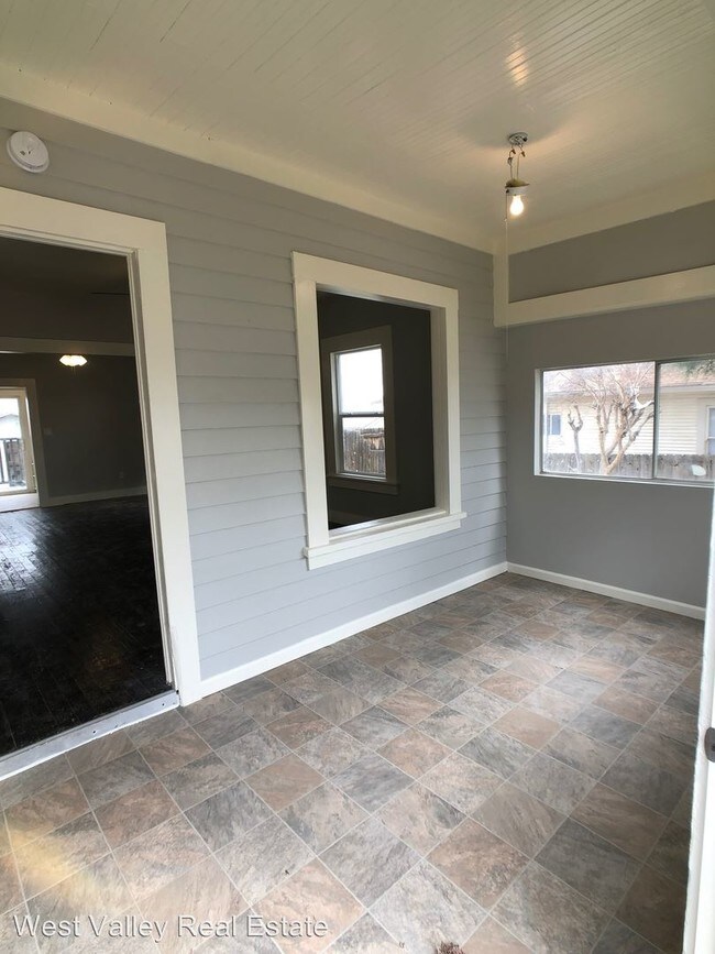 Building Photo - 2 br, 1 bath House - 416 D Street