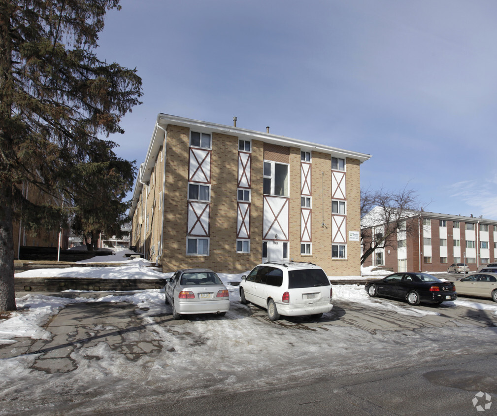 Building Photo - Cottonwood Apartments