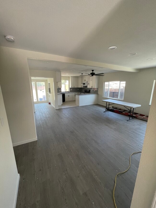 Building Photo - 1709 Shaddox Ave