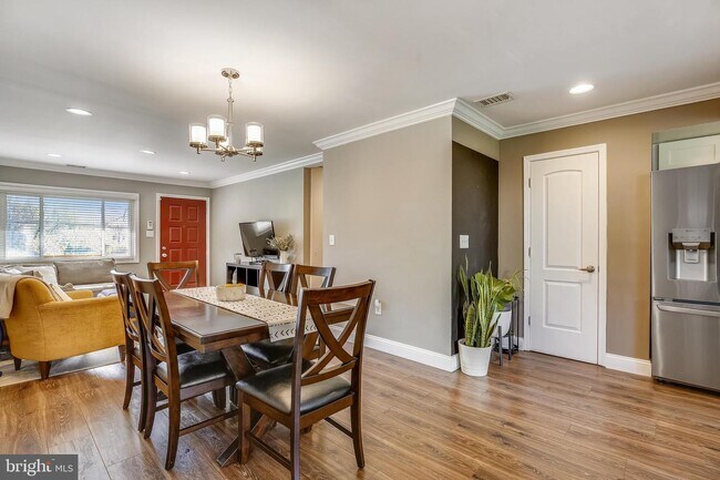 Foto del edificio - 13810 Parkland Dr