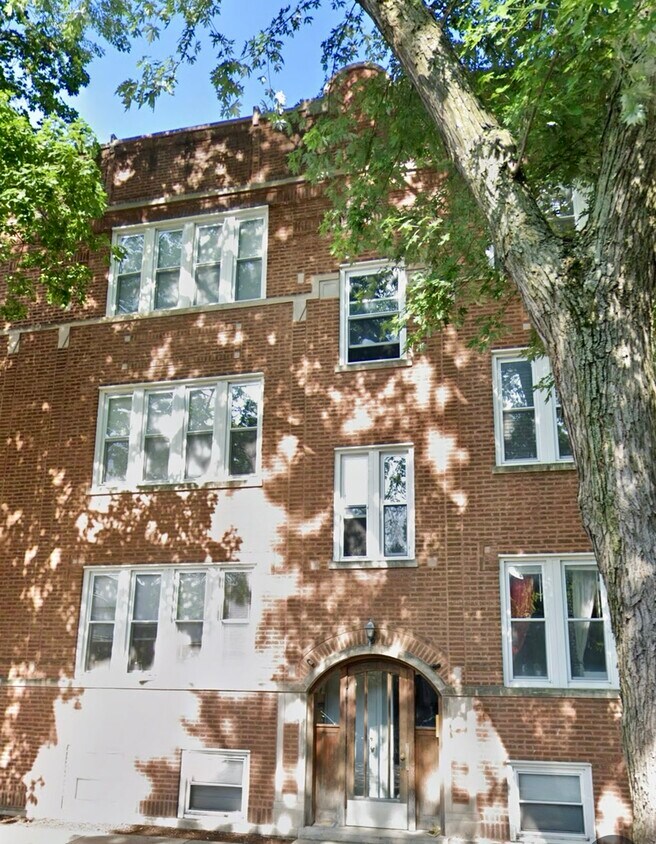 Primary Photo - 7205 N Damen Ave