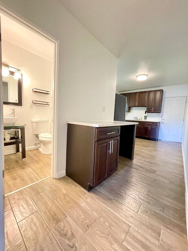 Foto del edificio - Newly Renovated 1 bedroom 1 bath Downtown ...