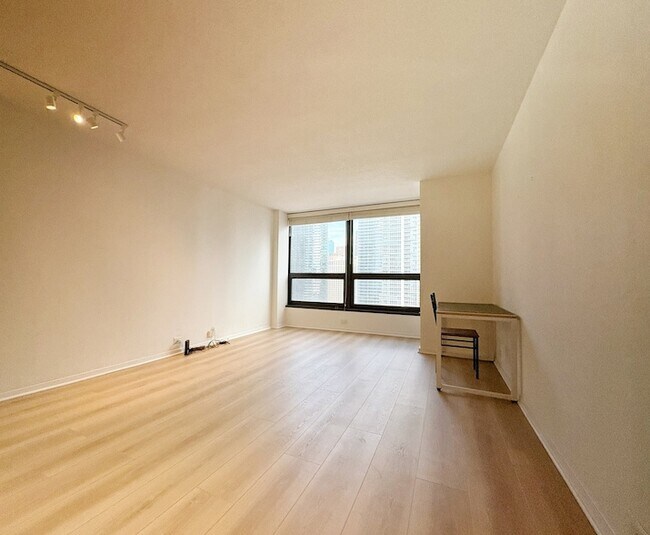 Foto del edificio - 360 E Randolph St