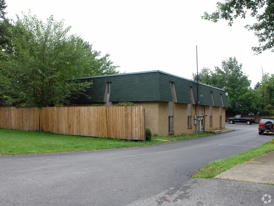 21 Wayne St, Niles, OH 44446 Apartments in Niles, OH