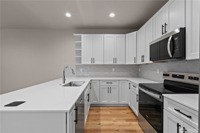 Building Photo - 2201 DeJong Dr