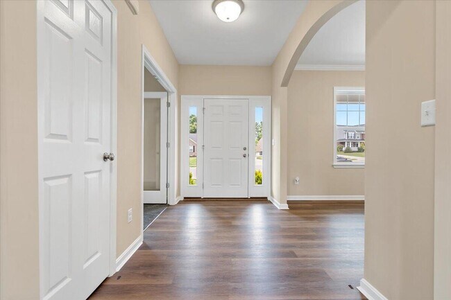 Building Photo - 1618 Ravine Trl
