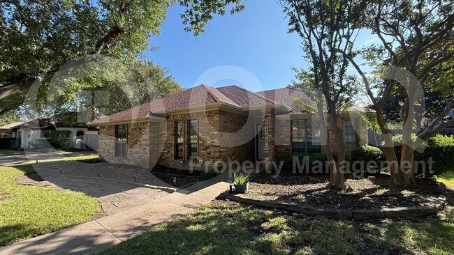 Foto del edificio - 8700 Woodstream Dr