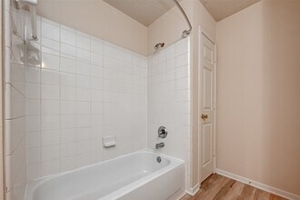 Building Photo - 7218 Fox Cub Ln