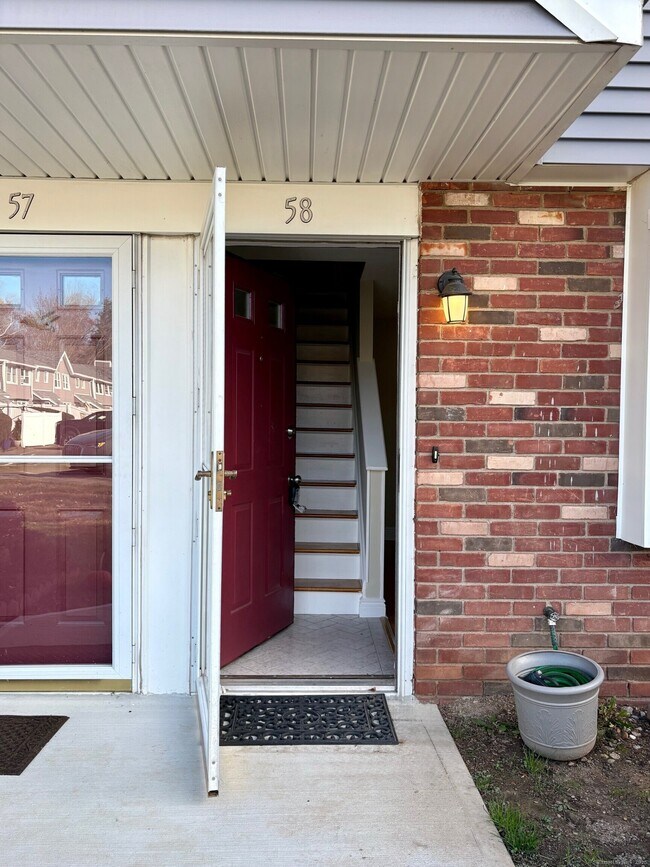 Building Photo - 211 E Main St