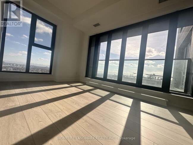 Building Photo - 20 Soudan Ave