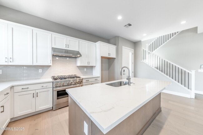 Building Photo - 1513 Golf Club Dr