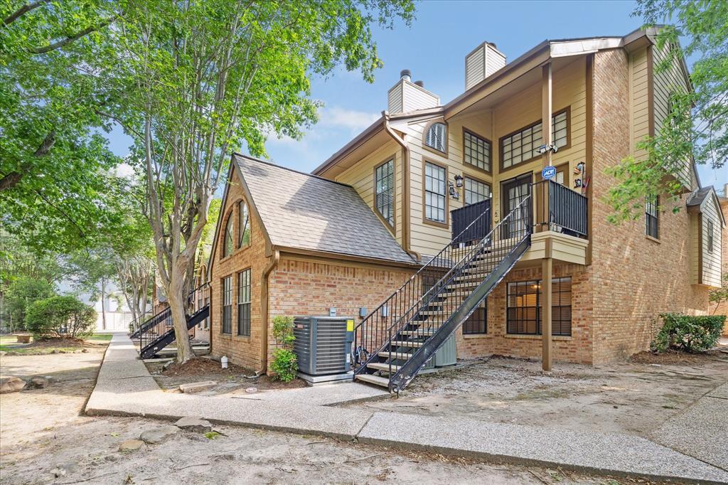Foto principal - 16800 Sugar Pine Dr