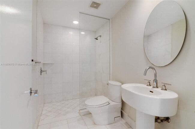 Foto del edificio - 2950 NE 188th St