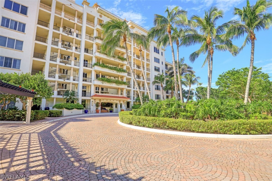 Foto del edificio - 8720 Bay Colony Dr