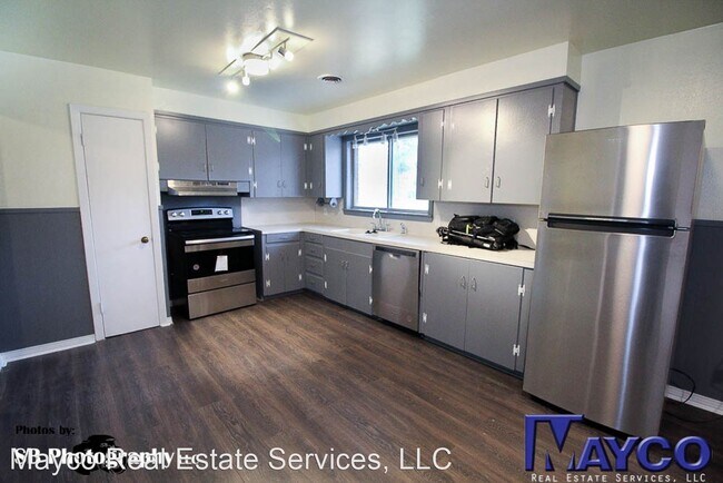Foto del edificio - 3 br, 2 bath House - 9336 Pine Grove St.