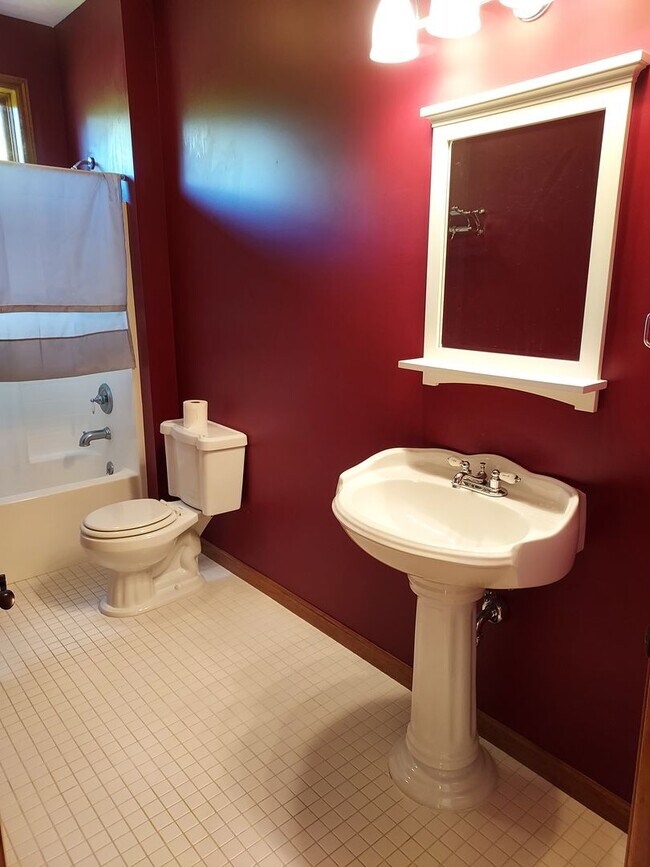 Building Photo - 3 bed 2 bath Condo in Bozeman