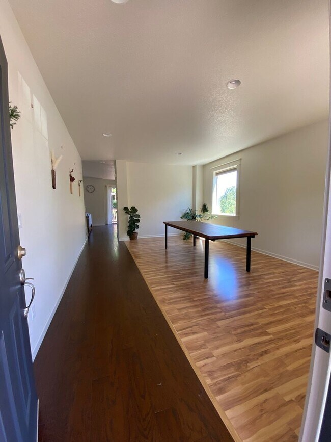 Building Photo - 4 Bedroom Single Family Home in Forest Grove