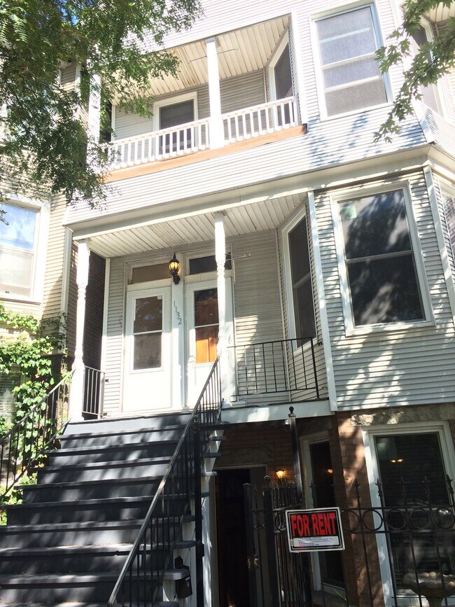 Foto del edificio - 1132 W Roscoe St