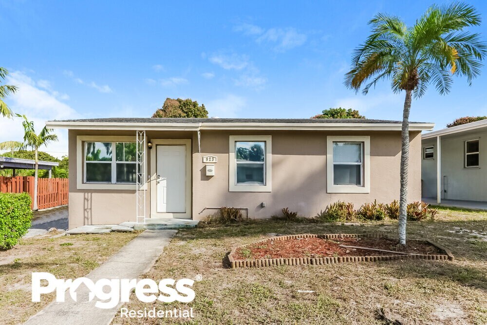 Foto principal - 923 Bradley Ct