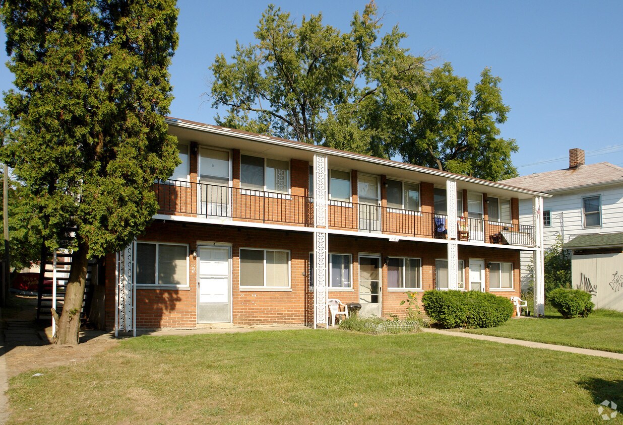 Foto del edificio - 2481 Indianola Ave