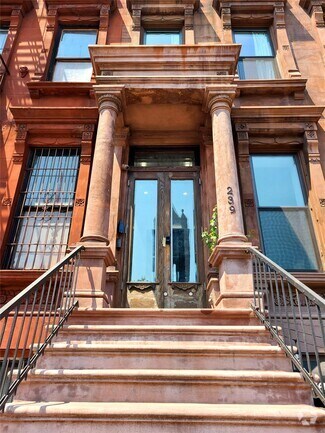 Building Photo - 239 Lenox Ave