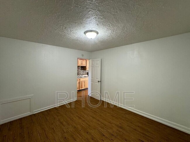 Foto del edificio - 2725 S Edison St