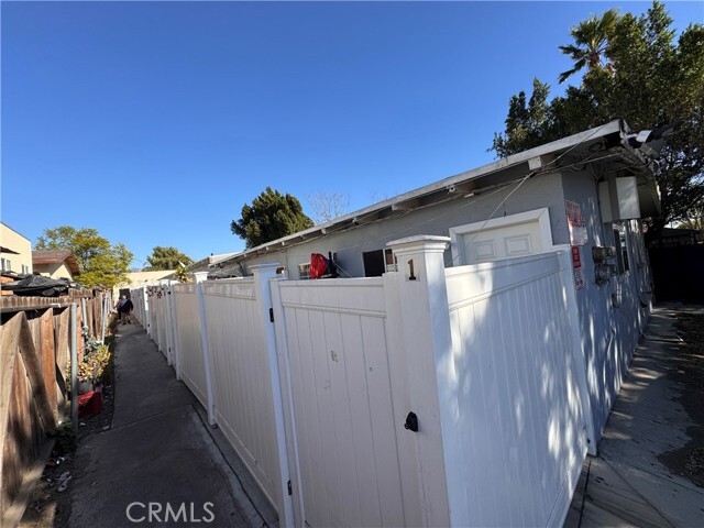 Foto principal - 10760 Sutter Ave