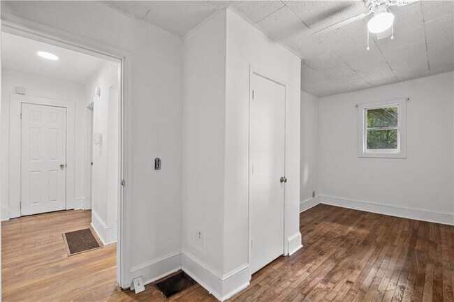 Foto del edificio - 3996 Campbellton Rd SW