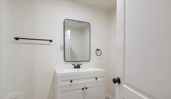 Foto del edificio - Newly Remolded 4 Bedroom on the Northside