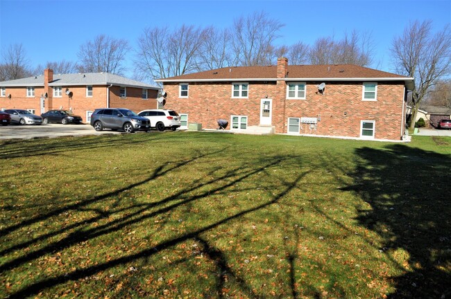 Foto del edificio - 24111 W Hazelcrest Dr