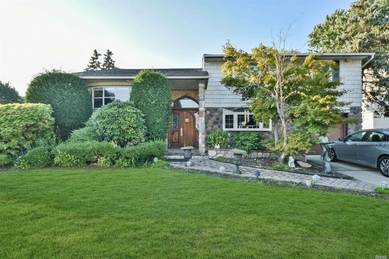 Primary Photo - 39 Netto Ln