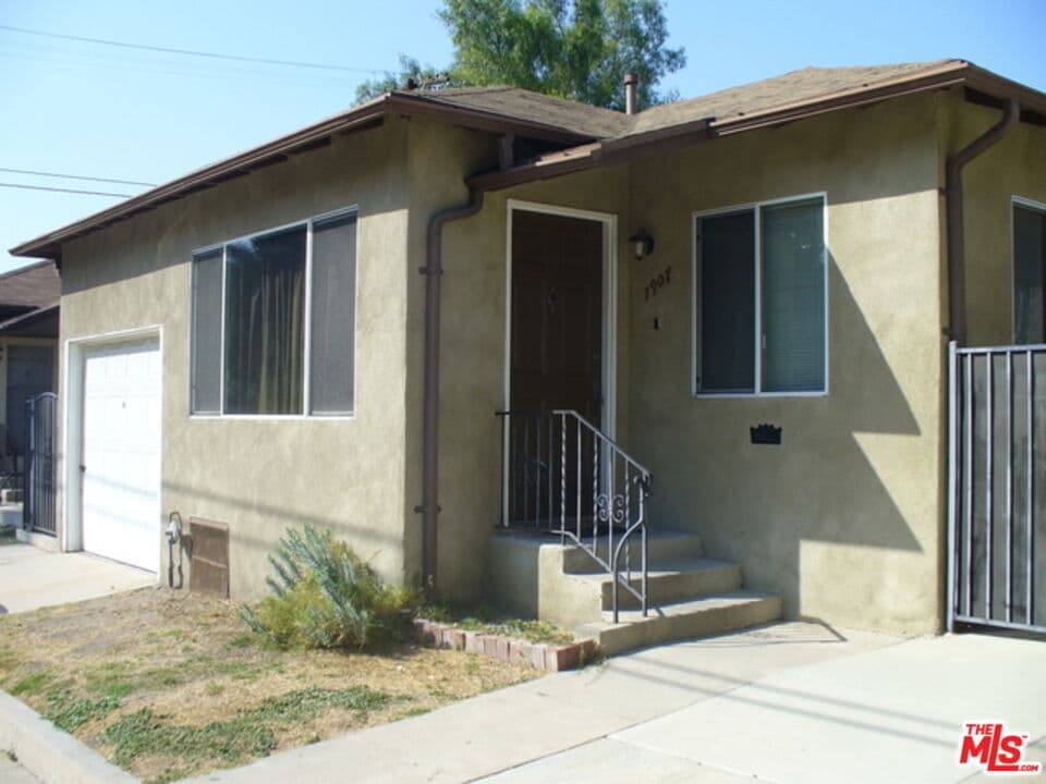 Foto principal - 1911 Chickasaw Ave