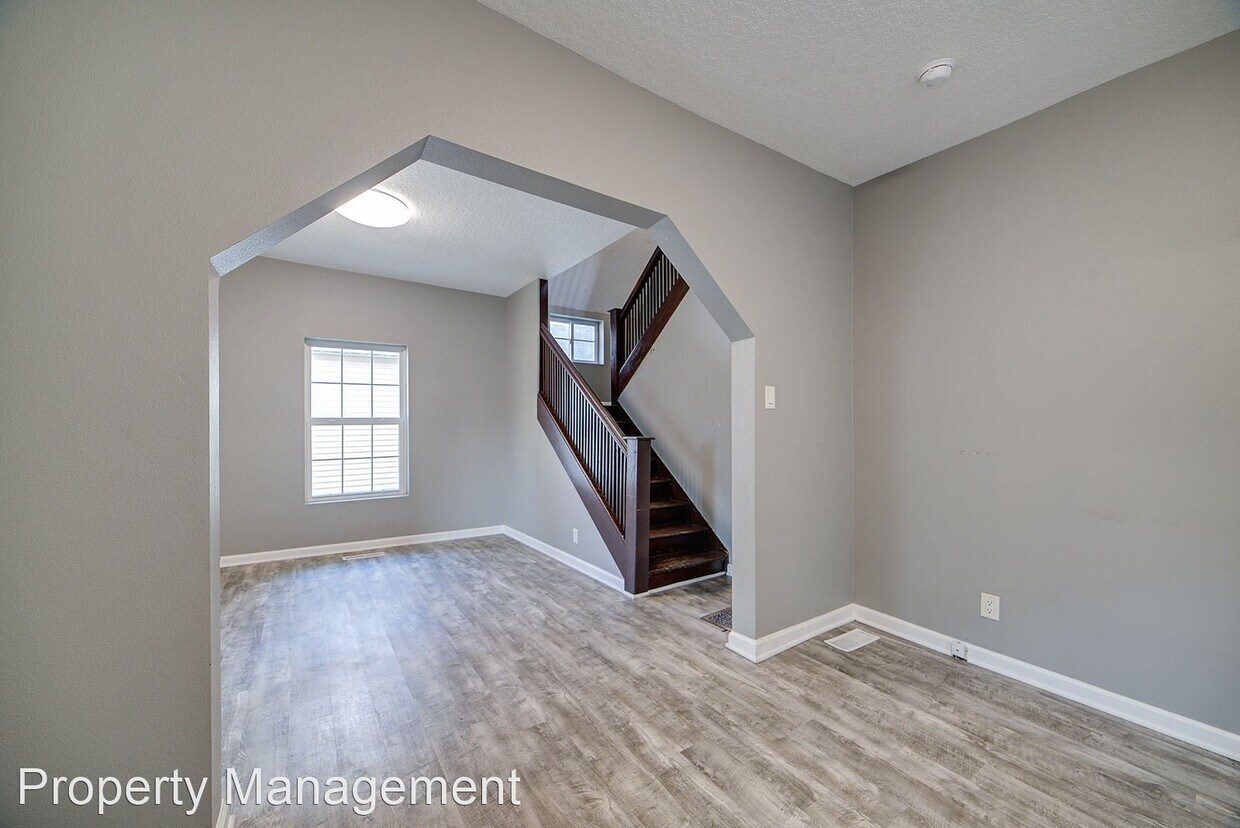 Foto principal - 3 br, 2 bath House - 2101 E Grand Avenue