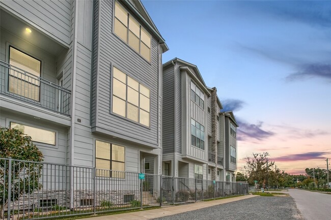 Building Photo - 1508 Beall St