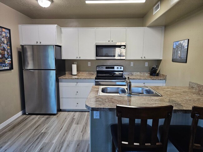 Foto del edificio - 4802 Continental Ln