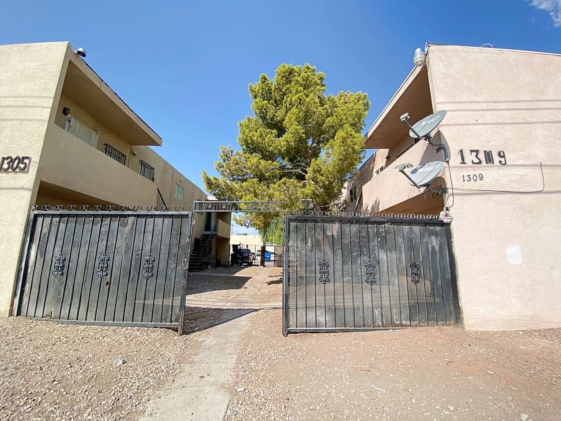 Primary Photo - Remodeled 2 Bedroom and 1 Bath Unit Near E...