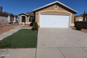 Building Photo - 13985 Sandy Rock Dr