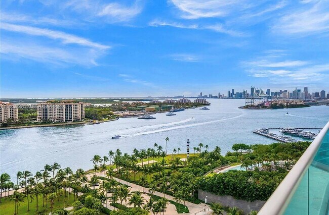 Foto del edificio - 300 South Pointe Dr