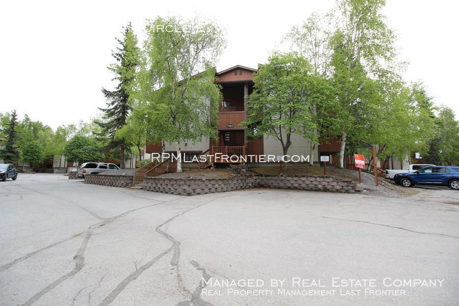 Primary Photo - 7381 Huntsmen Cir