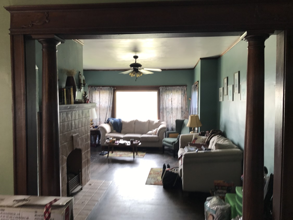 Primary Photo - 2333 Park Ave