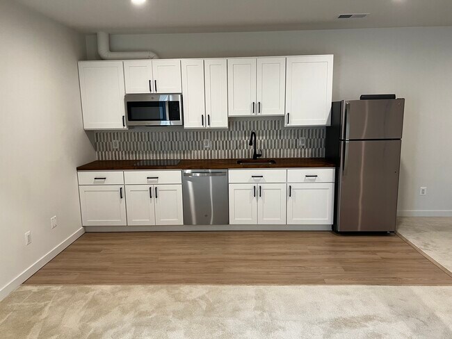 Building Photo - 23502 Parkside Village Cir