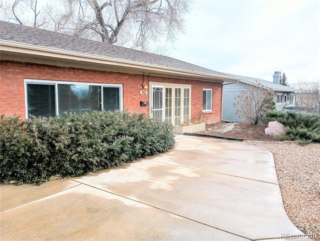 Building Photo - 1927 Alpine Dr