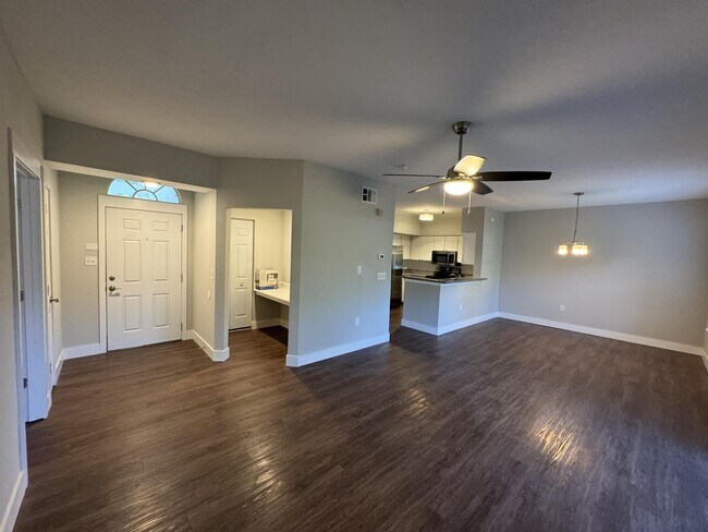 Foto del edificio - 10000 SW 52nd Ave