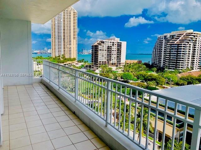 Building Photo - 801 Brickell Key Blvd