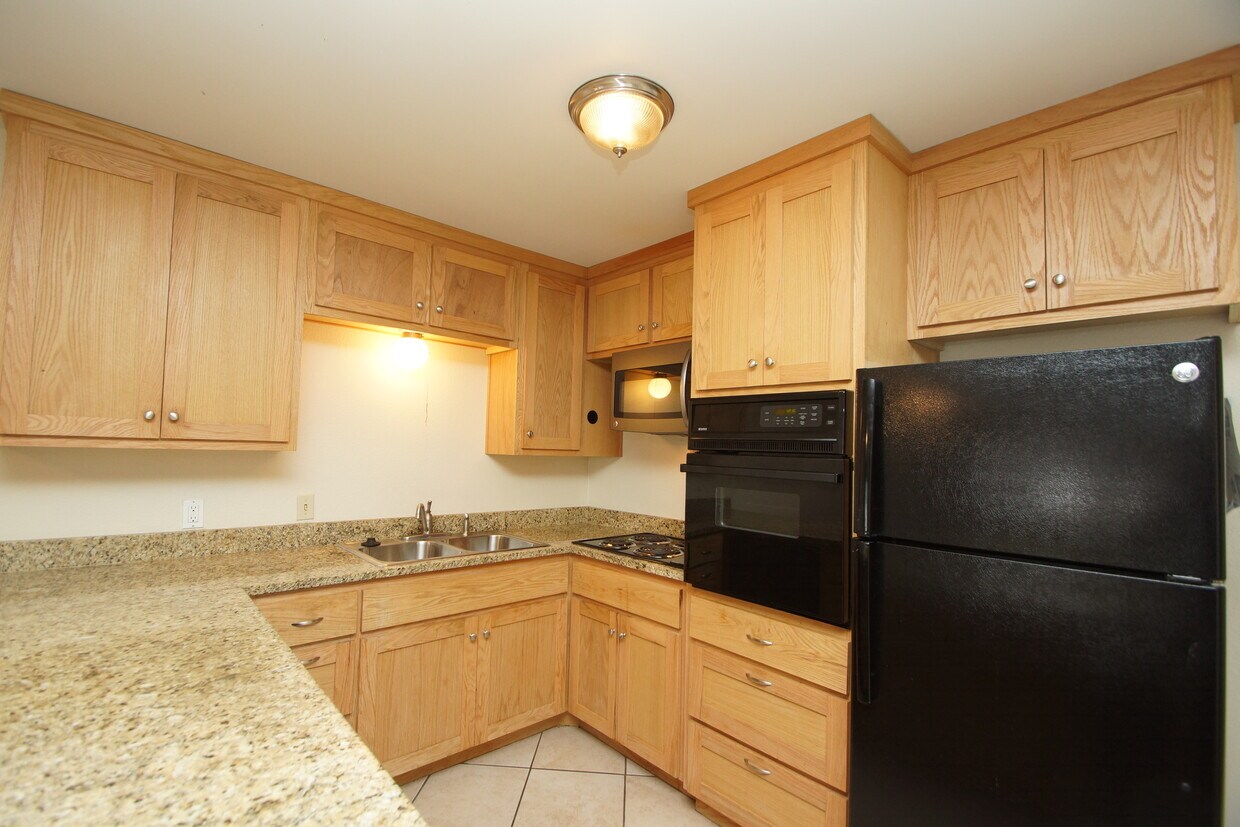 Foto principal - 601 W 11th St
